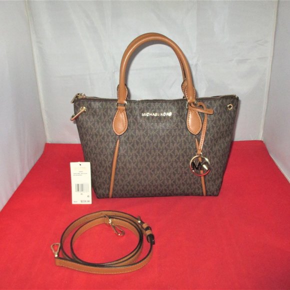 Michael Kors Sierra Signature Medium Messenger  #3348 - Picture 1 of 15
